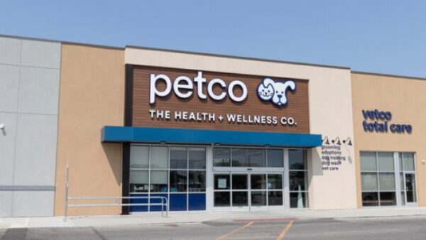 Does Petco vaccinate dogs?